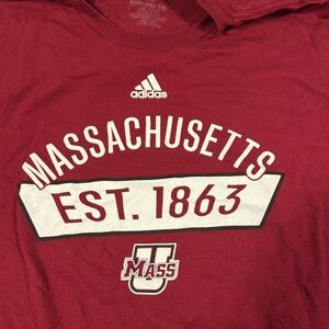 UMASS men’s 2xl shirt